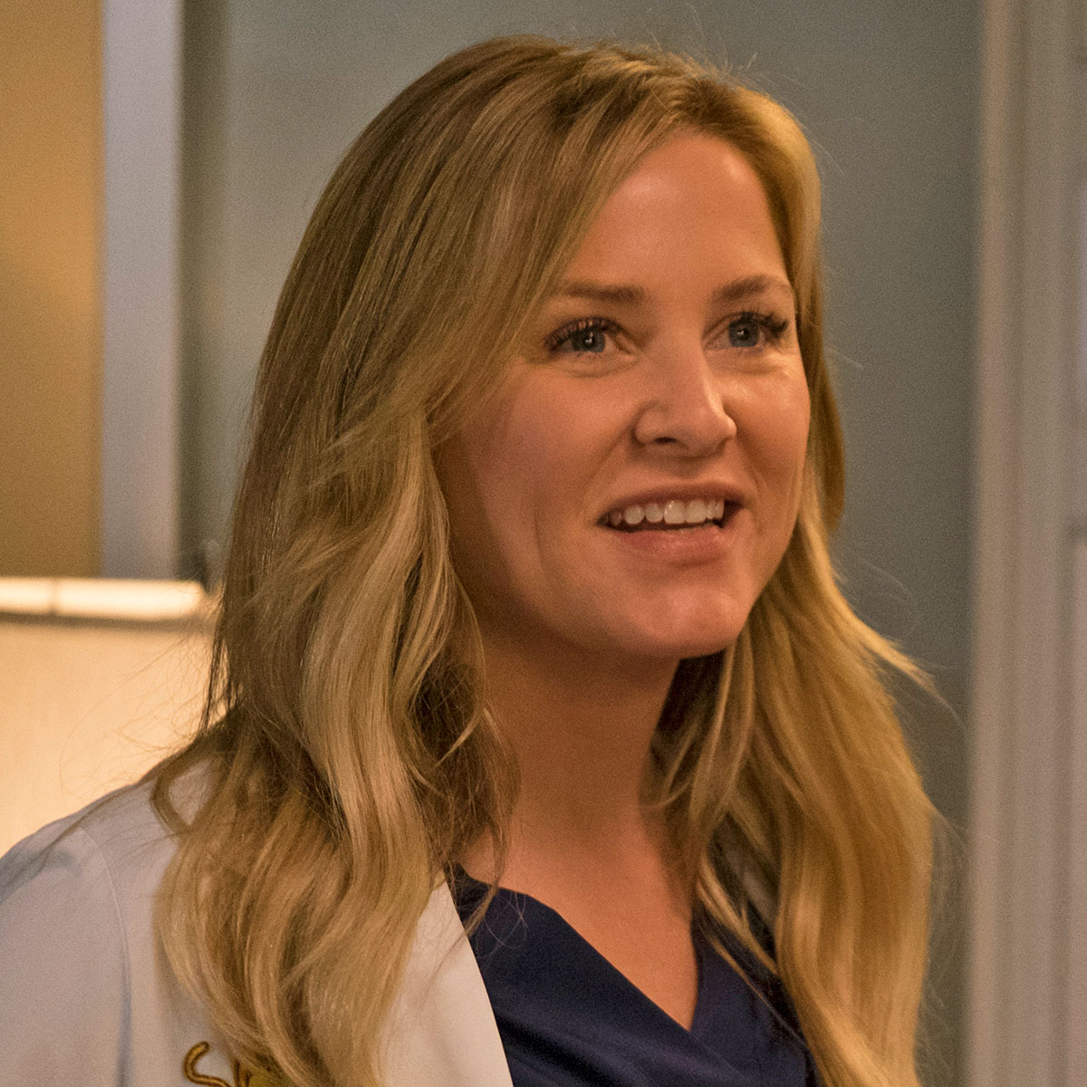 Jessica Capshaw Returning to Grey’s Anatomy for Season 20