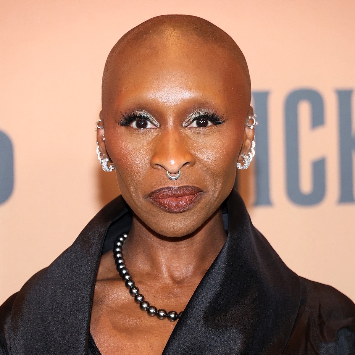 Wie Wickeds Cynthia Erivo mit ihrer Red-Carpet-Mode der Schwerkraft trotzt