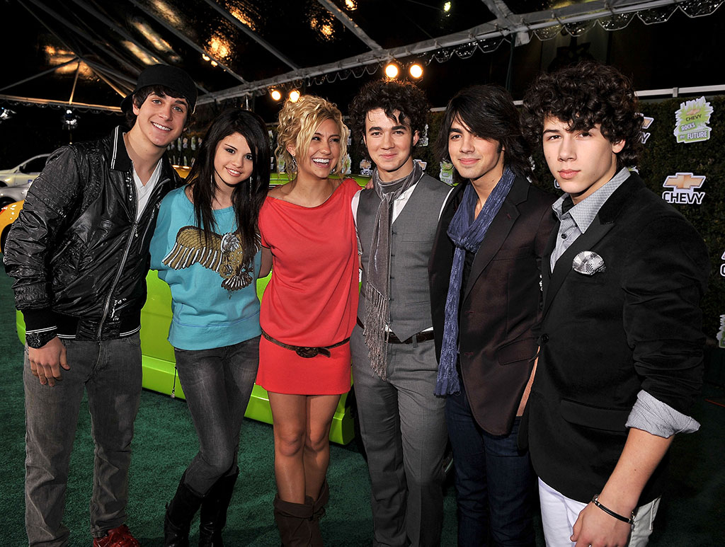 Selena Gomez, David Henrie, Chelsea Staub, Kevin Jonas, Joe Jonas, Nick Jonas, Walt Disney Studios, 2008