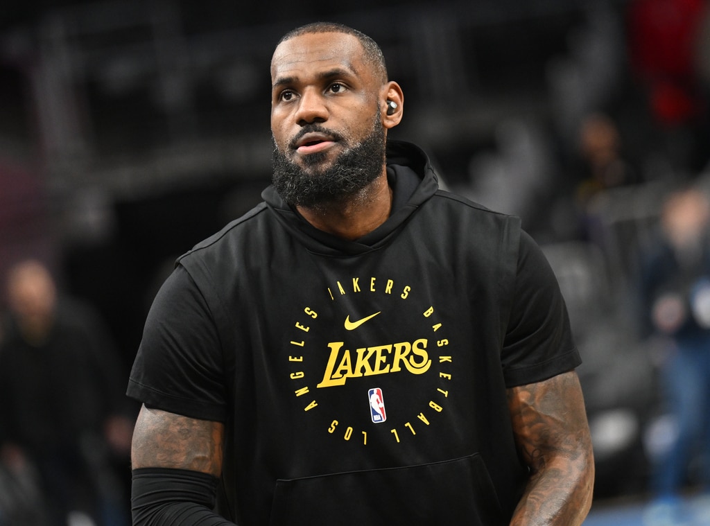 LeBron James Steps Away From Lakers for “Personal Reasons”