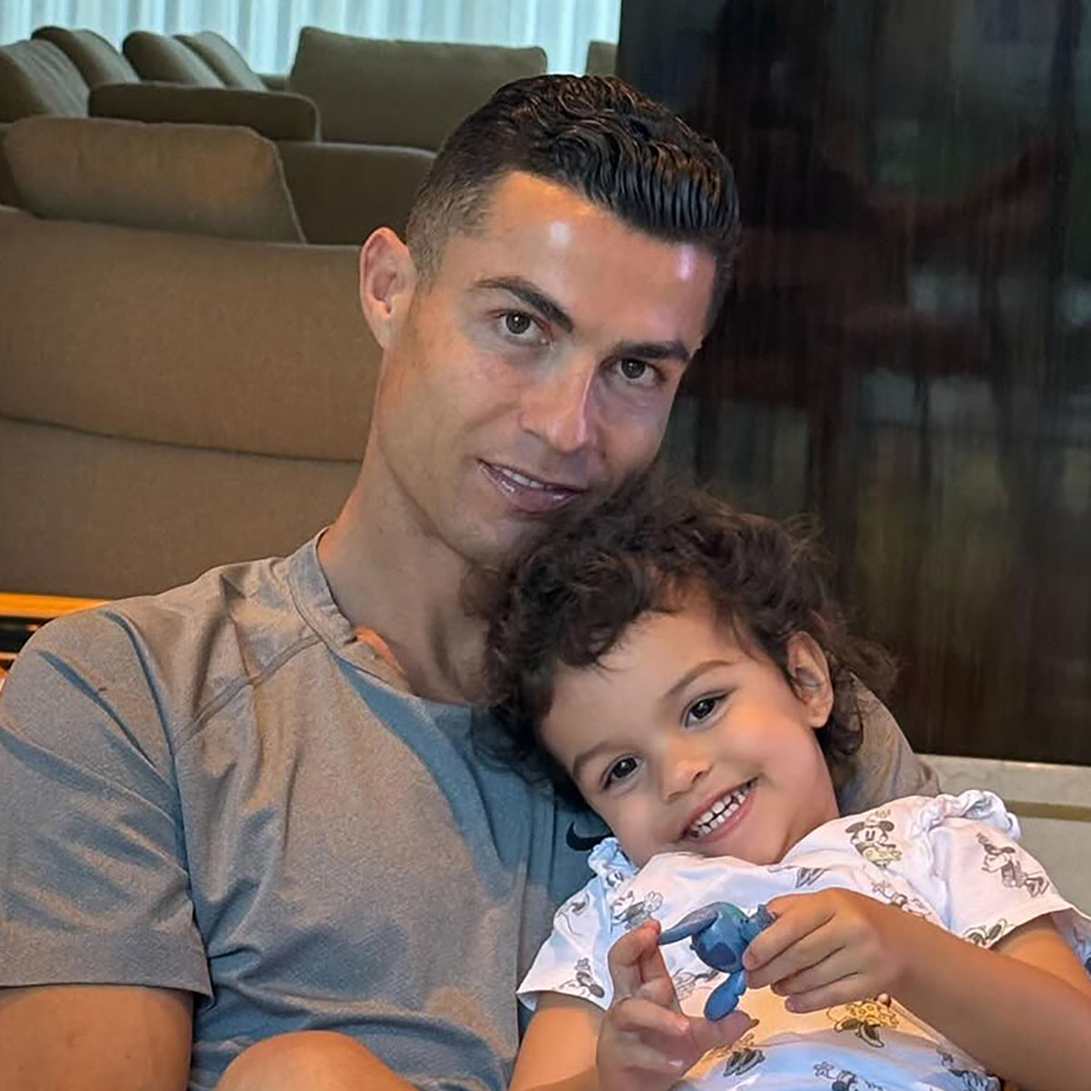 Cristiano Ronaldo, Daughter, Baby, Bella Esmeralda, Instagram, 2024