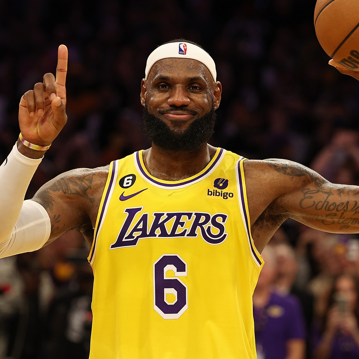 Lakers’ LeBron James Breaks NBA Record After Stepping Away