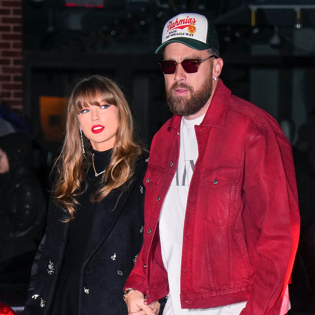 Taylor Swift and Travis Kelce Step Out in Matching Styles on Rainy Date Night – E! Online Taylor Swift and Travis Kelce Step Out in Matching Styles on Rainy Date Night – E! Online