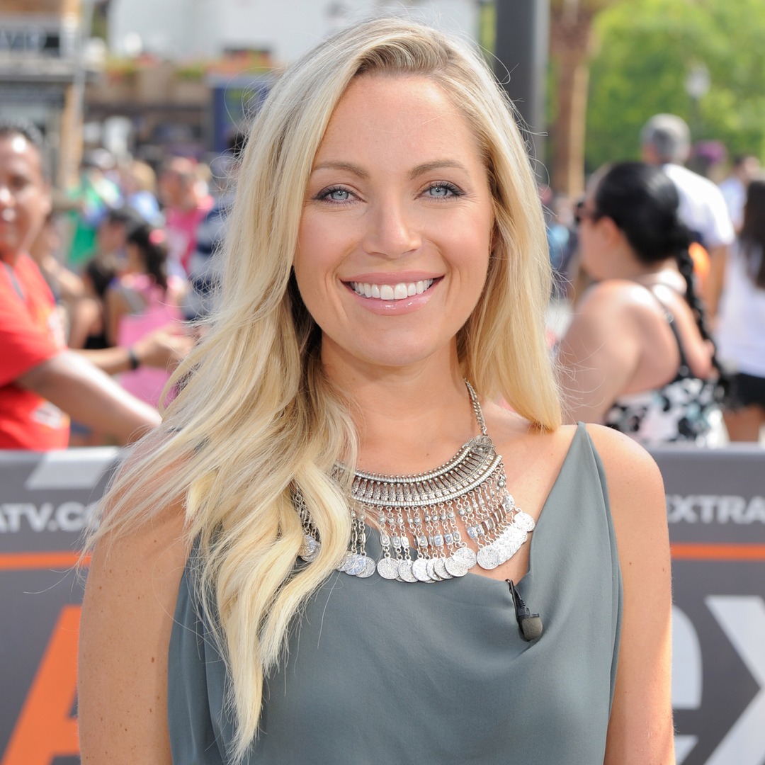 отразява сърцераздирателно преживяване Една година след като бакалавърът роди покойния си