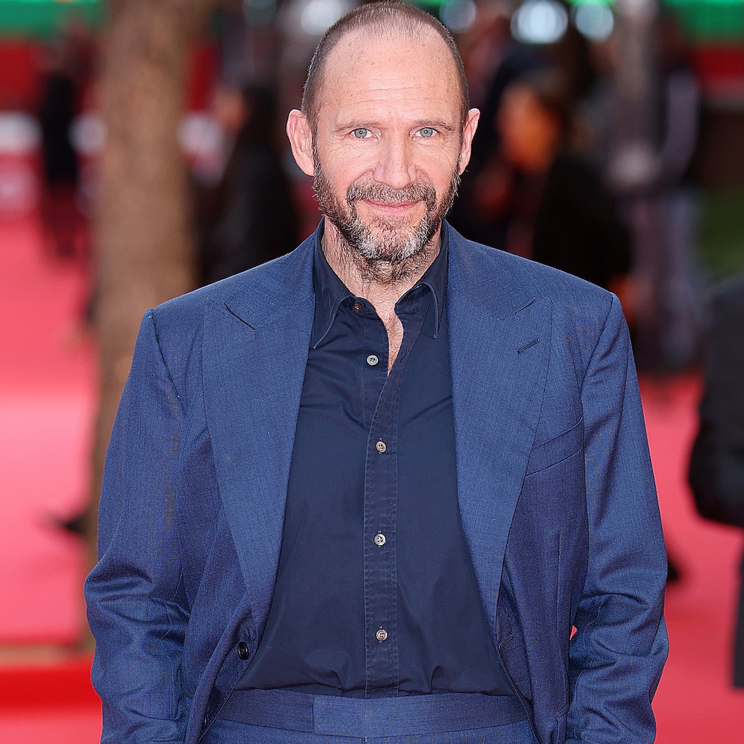 Ralph Fiennes Showcases Head-Turning Body Transformation at 62 Ralph Fiennes Showcases Head-Turning Body Transformation at 62