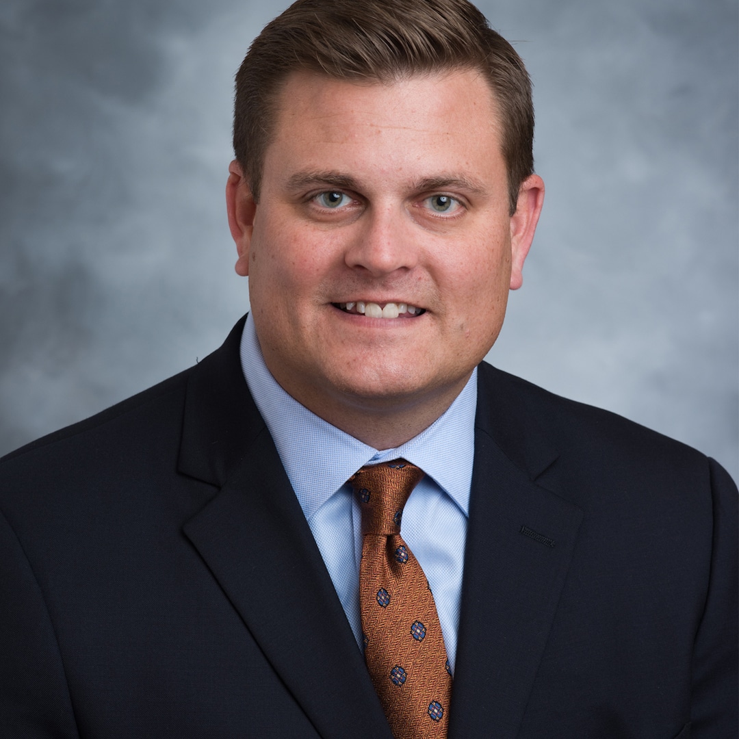 UnitedHealthcare CEO Killing: Man Being Questioned By Authorities Amid Shooting Investigation – E! Online UnitedHealthcare CEO Killing: Man Being Questioned By Authorities Amid Shooting Investigation – E! Online
