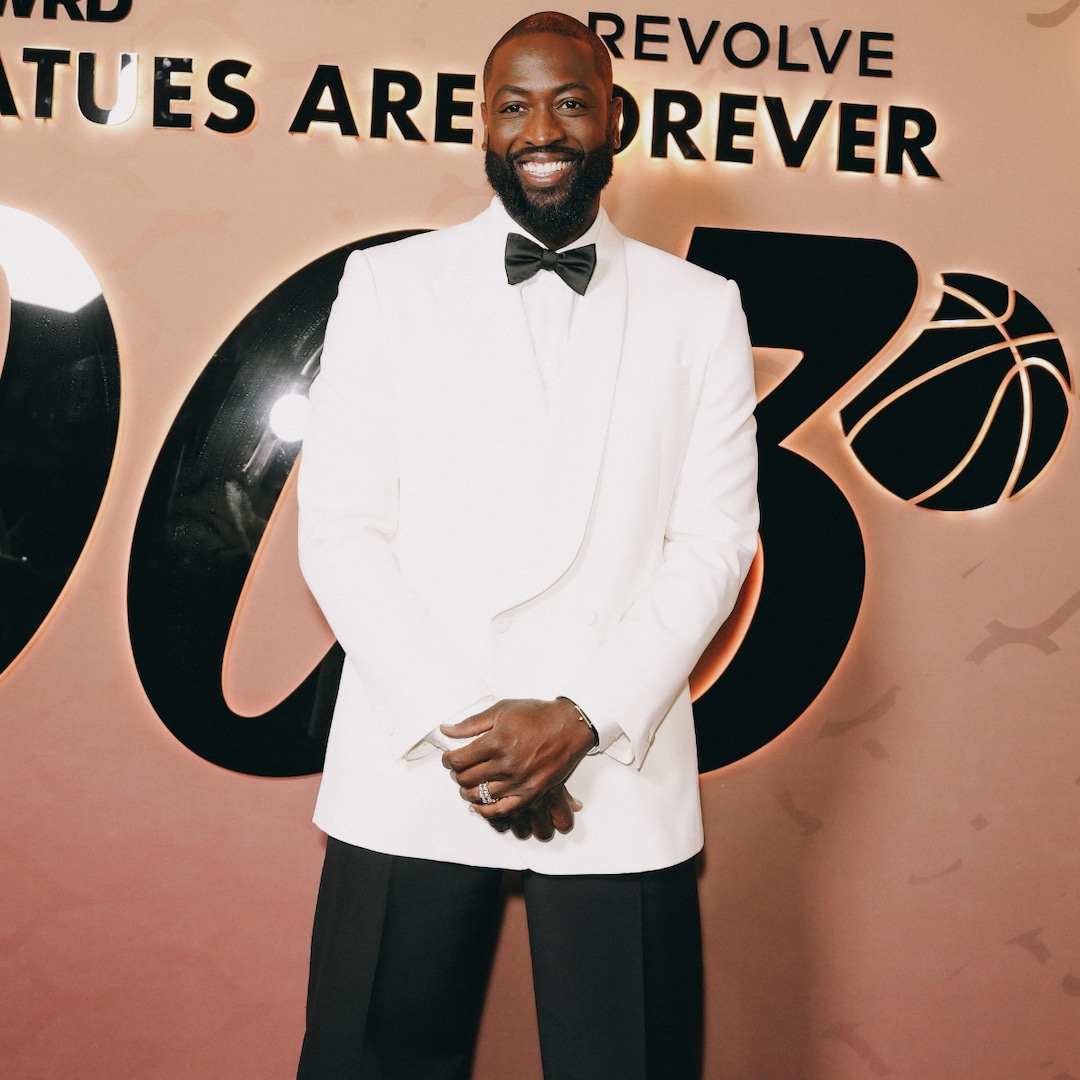 Dwyane Wade Shares the Cheapest Item in His Gym Bag, the Key To Gifting the Man Who Has Everything & More – E! Online Dwyane Wade Shares the Cheapest Item in His Gym Bag, the Key To Gifting the Man Who Has Everything & More – E! Online