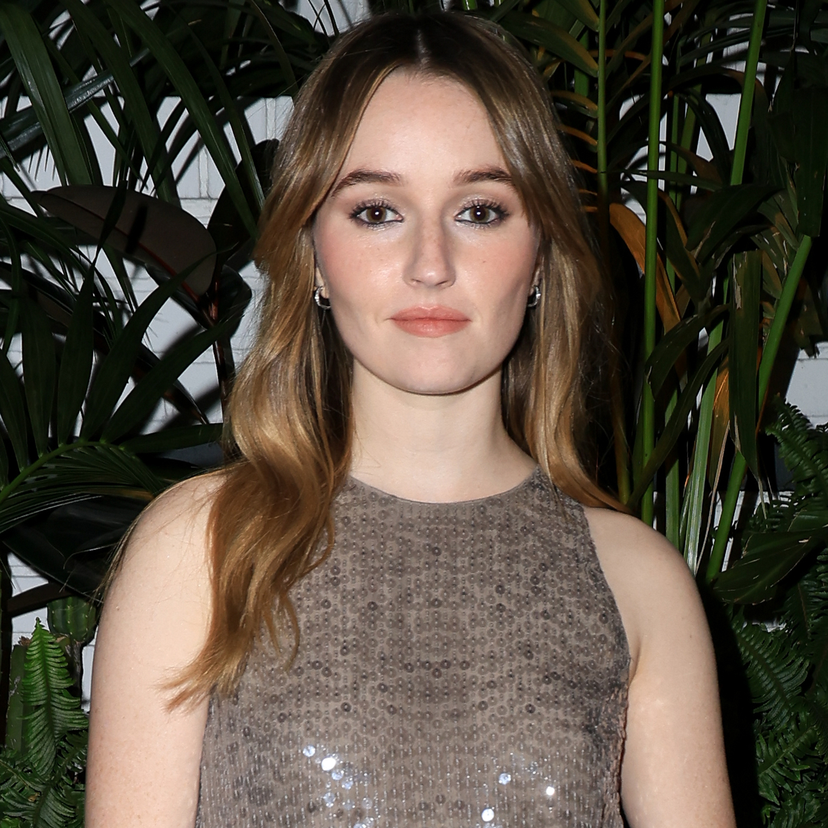 Booksmart’s Kaitlyn Dever Sparks Dating Rumors