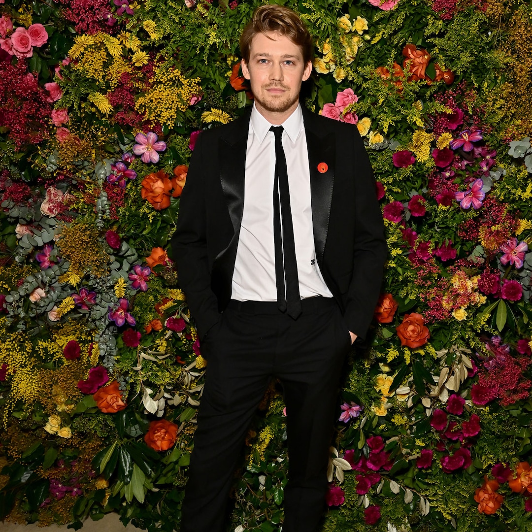 Джо Алвин започва разговор Британският актьор се завърна в Instagram на 19 февруари