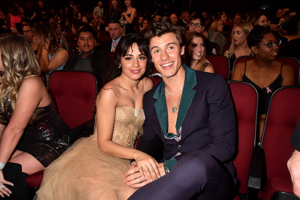 Exes Camila Cabello e Shawn Mendes se reencontram na final da Copa América