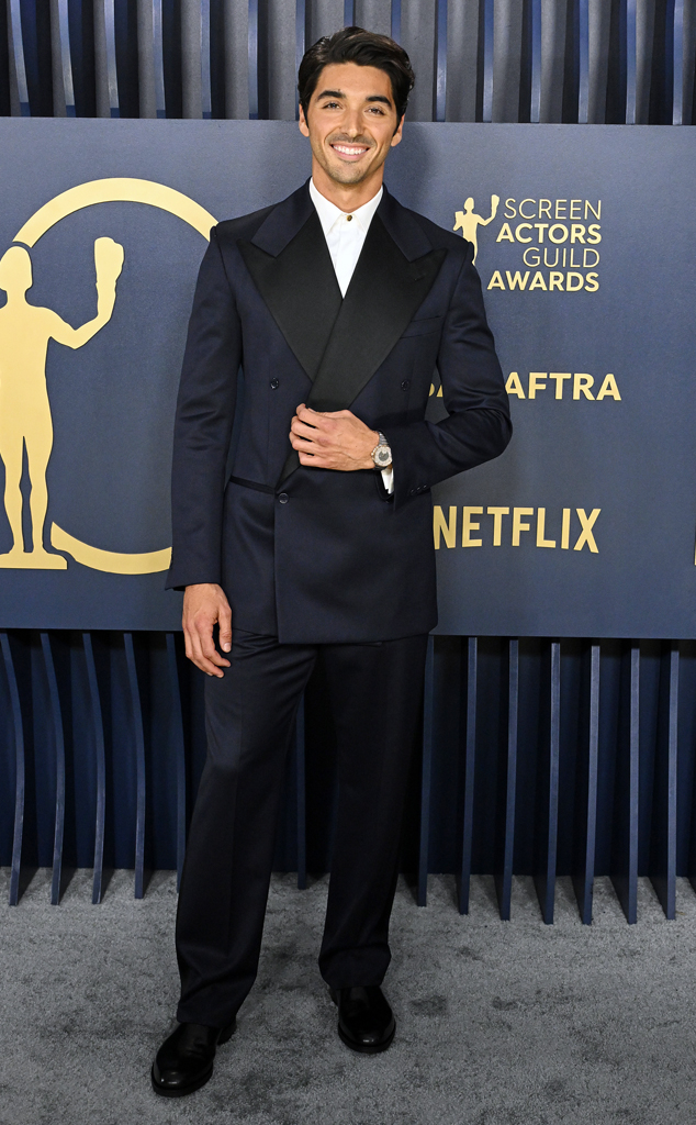 Photos from SAG Awards 2024 Red Carpet Fashion