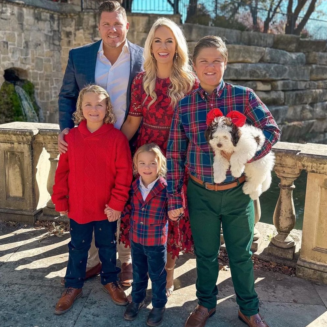 Семейството Уокър намира начини да почете своето малко момче блогърка Лора Мерит Уокър и съпруг Дейвид