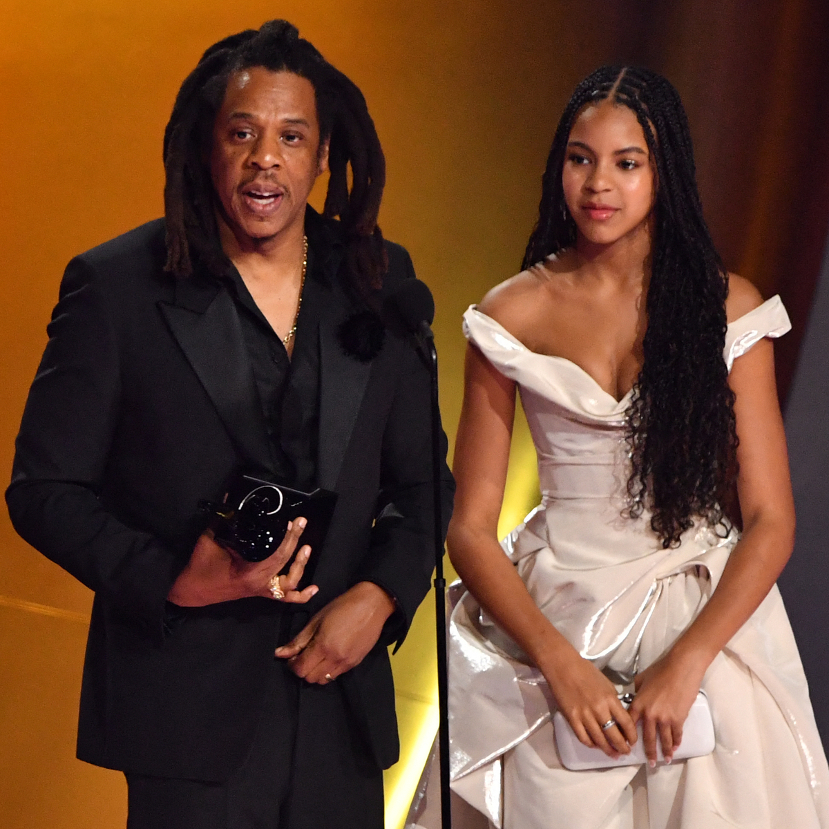 Jay-Z призовава наградите Grammy за пренебрежение към Beyoncé