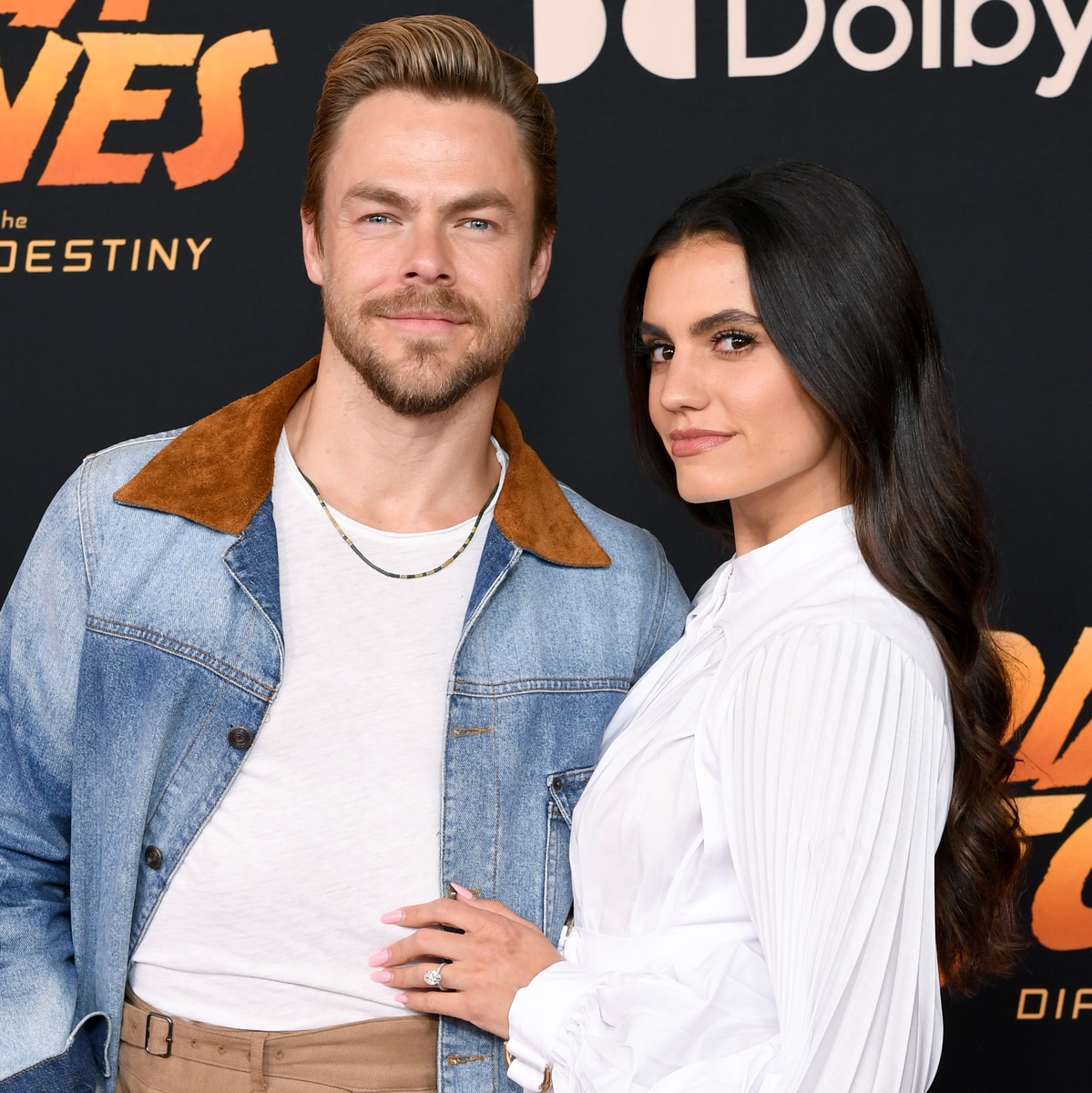 Hayley Erbert retorna ao DWTS com o marido Derek Hough após a cirurgia