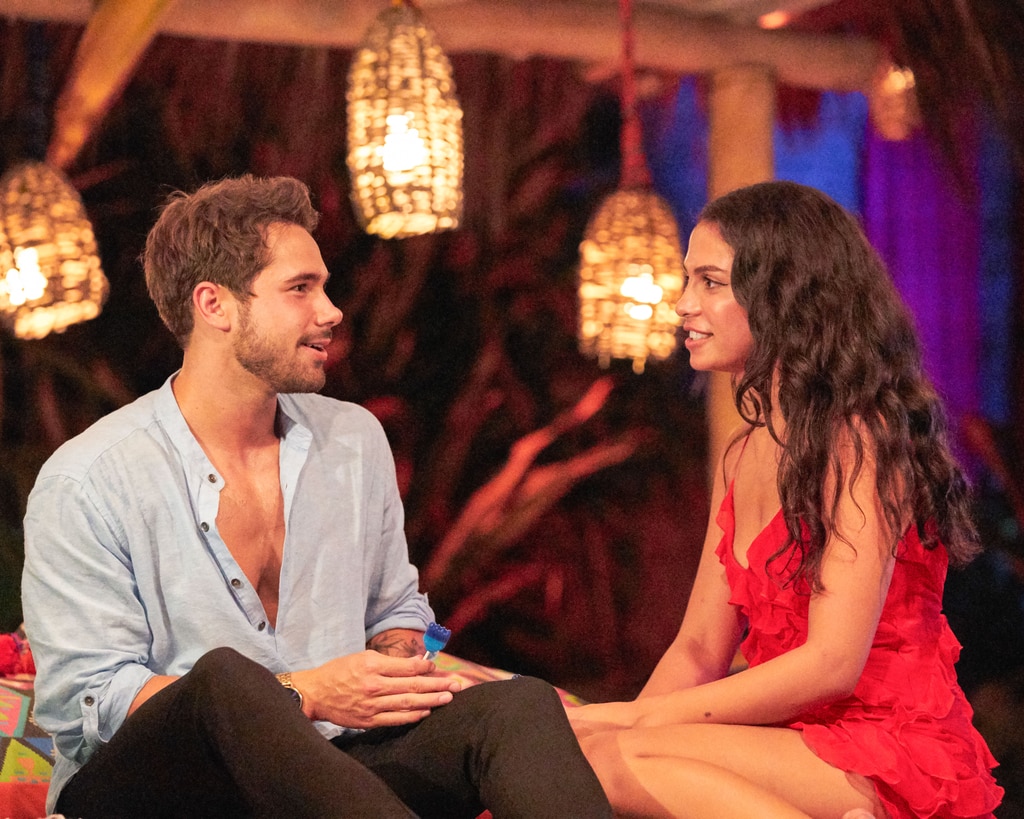 Por qué Jenn Tran, Devin Strader y otras 70 parejas de Bachelor Nation se separan