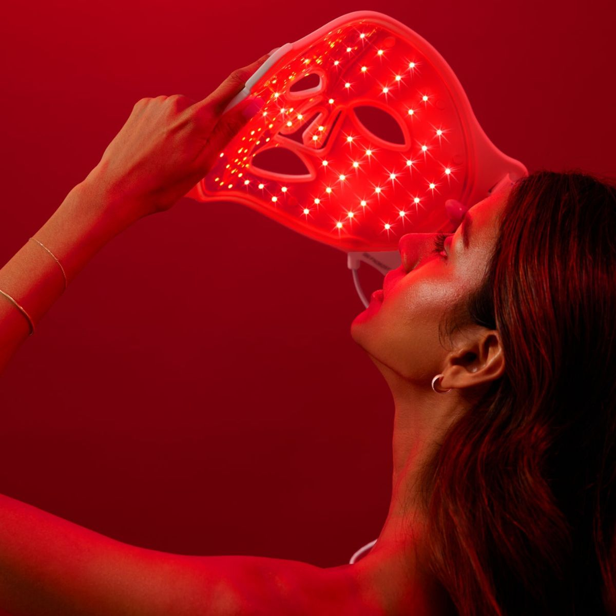 How to Reduce Wrinkles with Red Light Therapy, According to an Expert