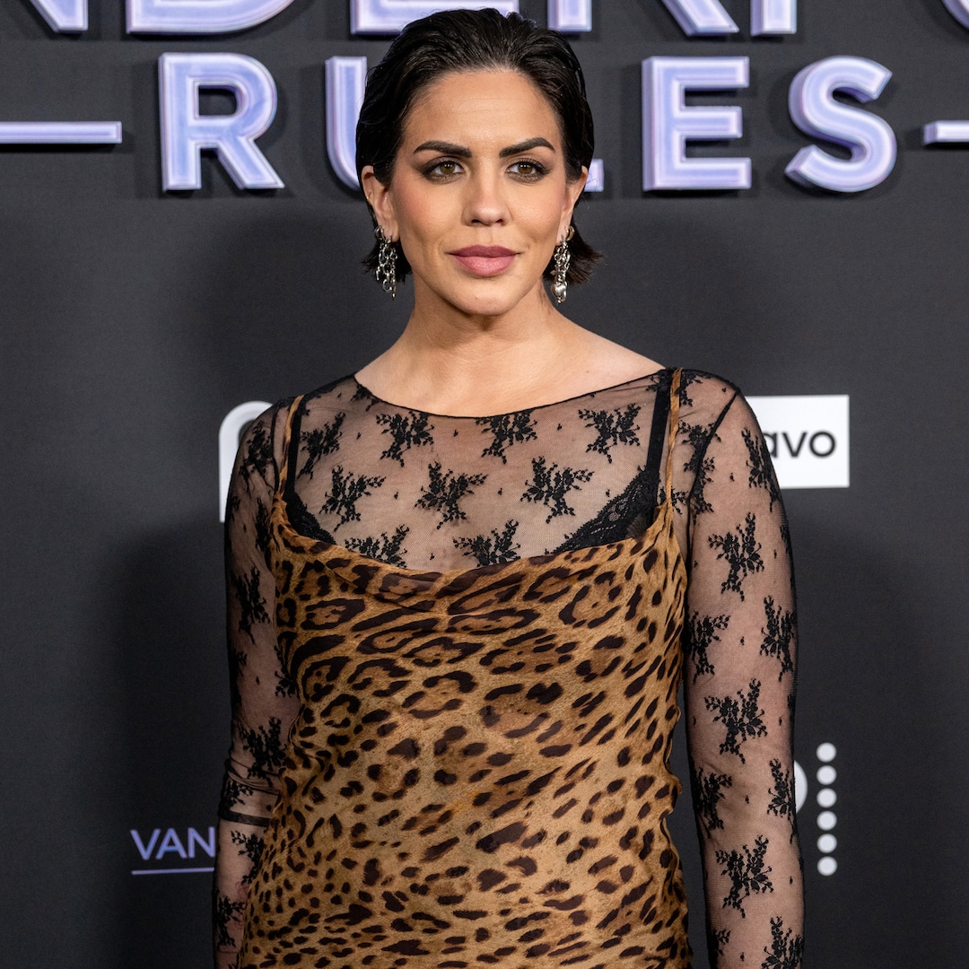 разкрива някои нови подробности за живота си на срещи Звездата разкри