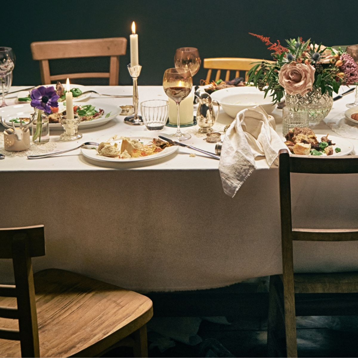 Основни елементи за оформяне на маса, за да повишите естетиката на следващата си вечеря