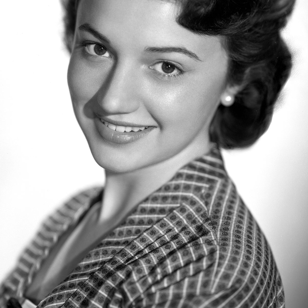 Холивуд скърби за загубата на празнична класическа звезда Ан Уитфийлд известна с