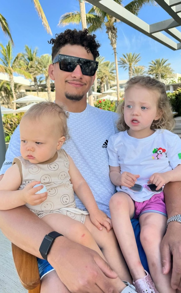 Brittany Mahomes แบ่งปัน “ภาพที่ดีที่สุด” ของสามี Patrick และ Son Bronze