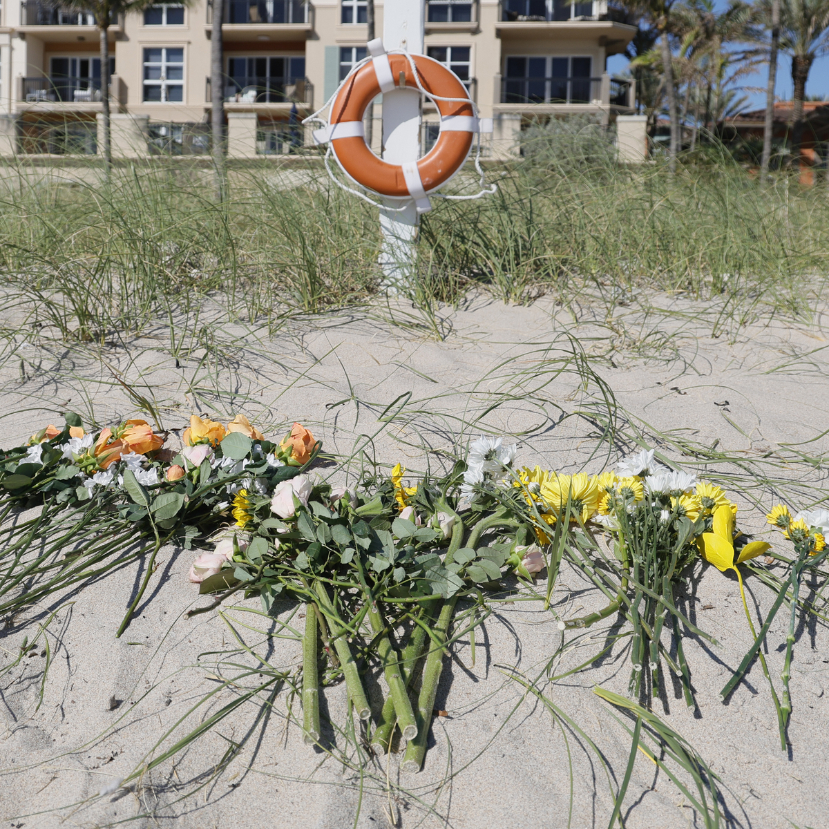 Родителите на 7-годишно момиченце, убито от плажна пясъчна дупка, прекъсват мълчанието