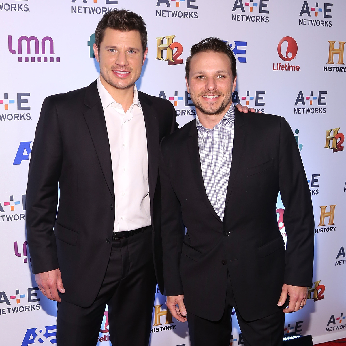 98 Degrees Is Back: Nick Lachey, Drew Lachey, Justin Jeffre and Jeff  Timmons Reunite for One Show!