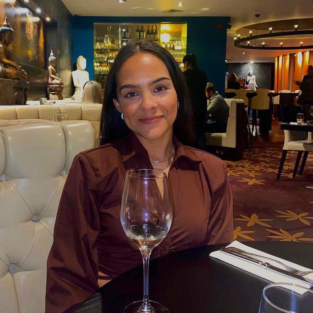 25-Year-Old Woman Announces Her Own Death on Social Media After Rare Cancer Battle – E! Online 25-Year-Old Woman Announces Her Own Death on Social Media After Rare Cancer Battle – E! Online