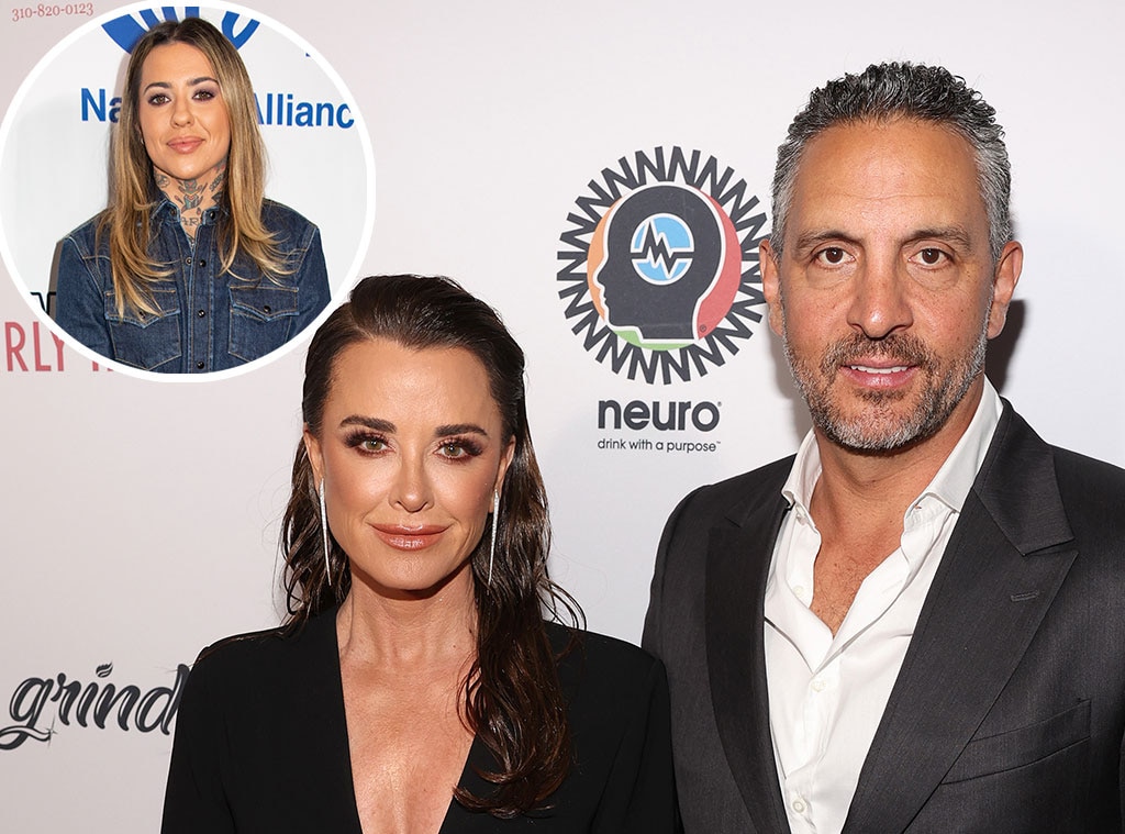 Mauricio Umansky พบว่ามีการจูบผู้หญิงคนใหม่ท่ามกลางการแยกทางของ Kyle Richards