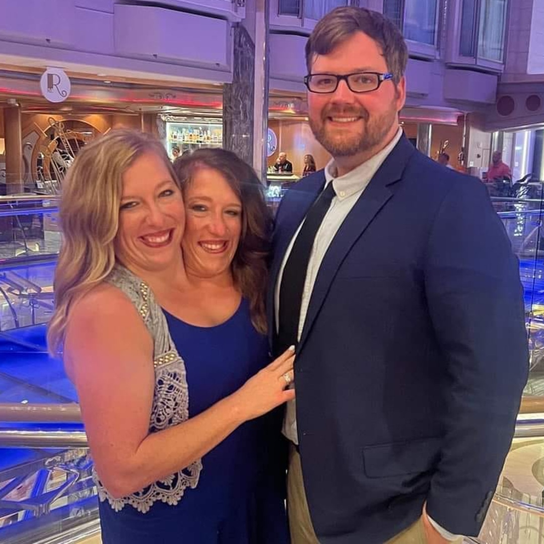 Conjoined Twins Brittany and Abby Hensel Respond to “Loud” Comments After Josh Bowling Wedding Reveal – E! Online Conjoined Twins Brittany and Abby Hensel Respond to “Loud” Comments After Josh Bowling Wedding Reveal – E! Online