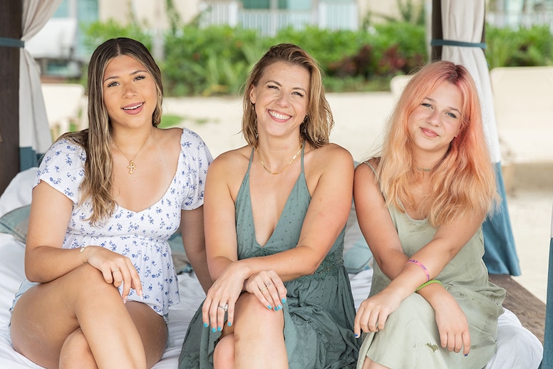 Jodie Sweetin, Zoie Herpin, Beatrix Sweetin Coyle, Daughters, Jamaica, 2024