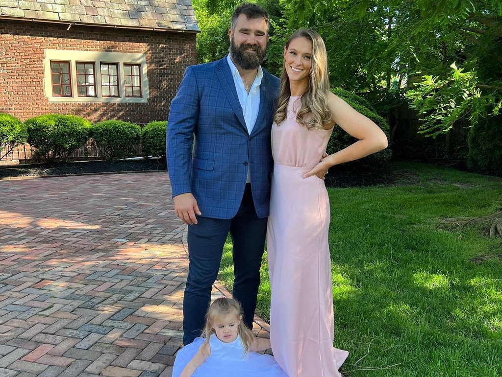 Jason Kelce in Tears of Joy as Heavily Pregnant Wife Kylie Kelce Welcomes Baby No. 4 in Philadelphia. The couple shared the joyous news with fans just hours after the birth, releasing stunning photos of their newborn and revealing her name - TXD