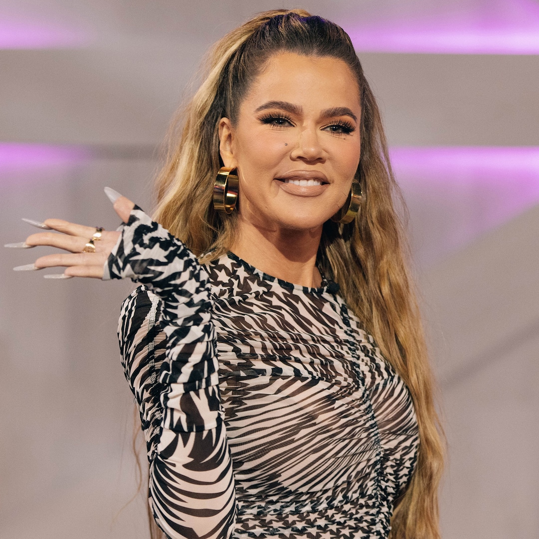 Khloe Kardashian Ditches Her Blonde Look for Fiery Red Hair Transformation – E! Online Khloe Kardashian Ditches Her Blonde Look for Fiery Red Hair Transformation – E! Online