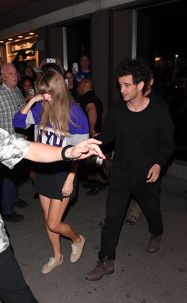 Matty Healy’s Mom Denise Welch Shades His Ex Taylor Swift - Vita 360