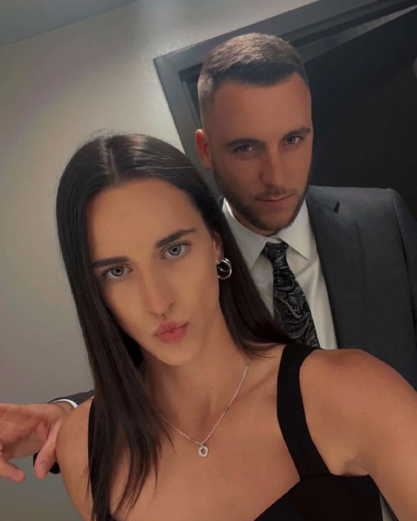 Caitlin Clark le muestra amor a su novio Connor McCaffery después del honor de la WNBA