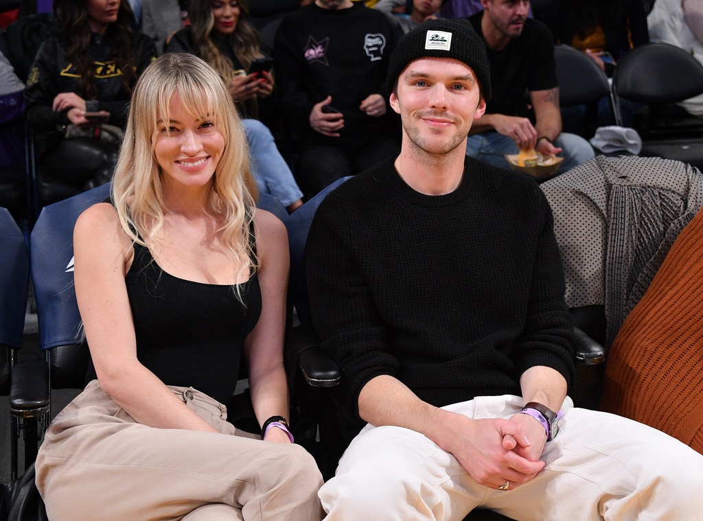 Nicholas Hoult aparentemente confirma su matrimonio con Bryana Holly