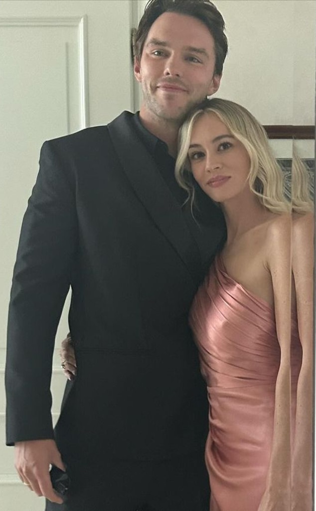 Nicholas Hoult aparentemente confirma su matrimonio con Bryana Holly