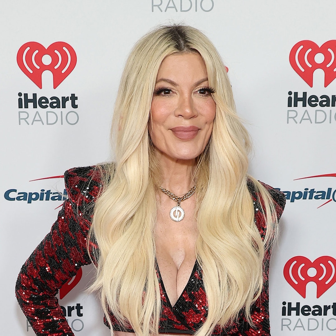 Tori Spelling Says She Once Peed in Her Son’s Diaper While in Traffic