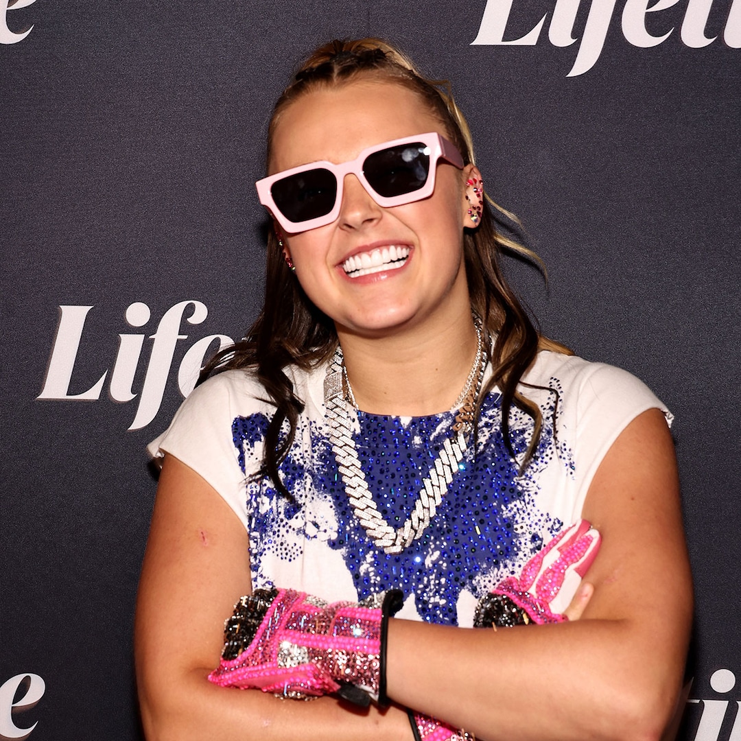 JoJo Siwa and More Dance Moms Stars Get Matching Tattoos After Reunion – E! Online JoJo Siwa and More Dance Moms Stars Get Matching Tattoos After Reunion – E! Online