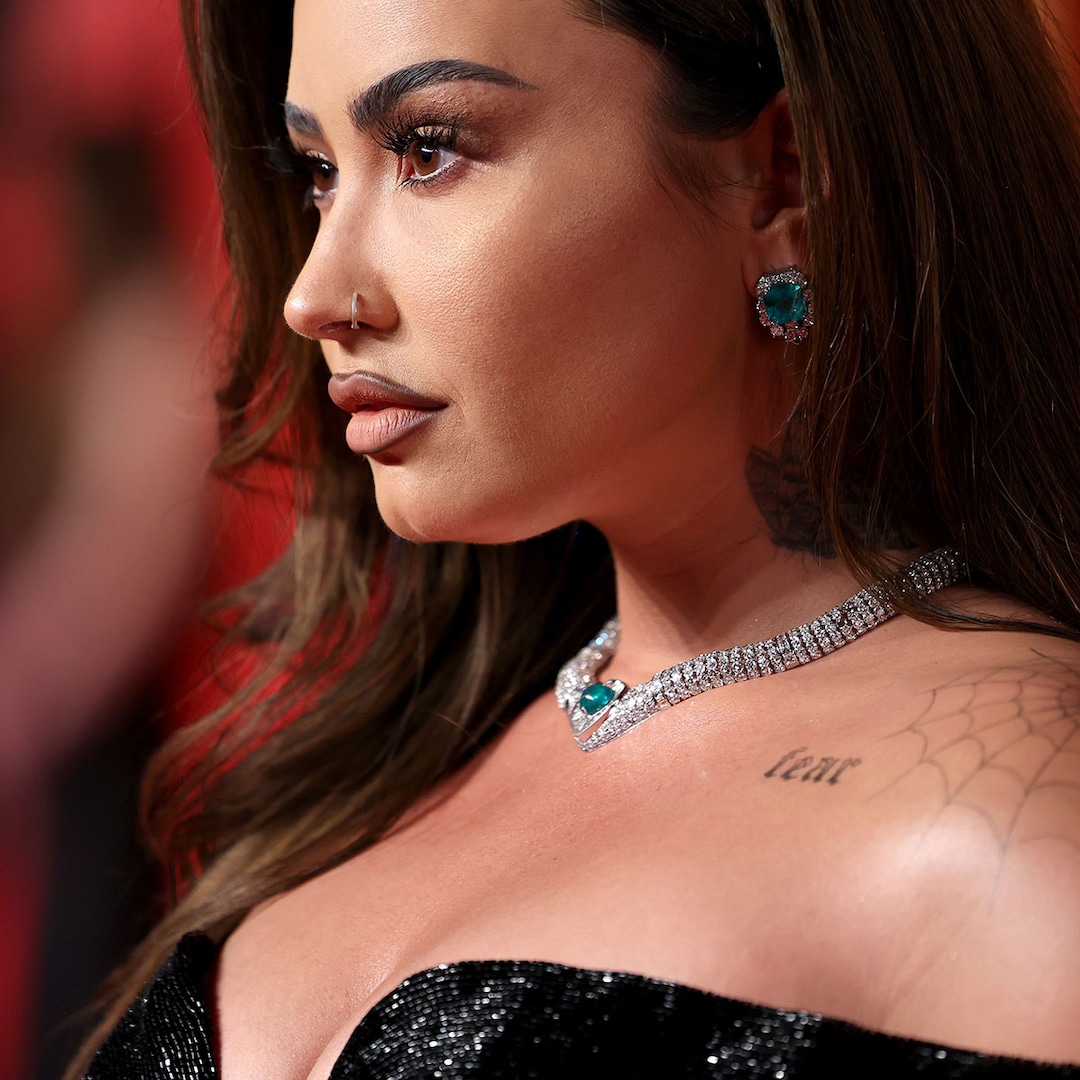 Demi Lovato’s Chic Hair Transformation Is Cool…