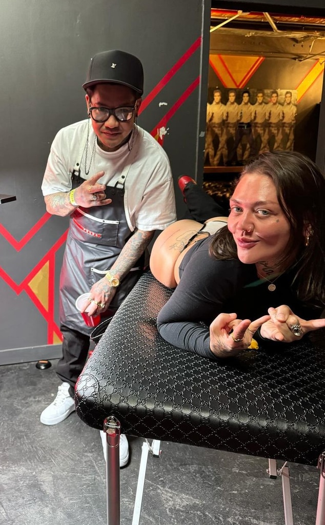 Pete Davidson revela los resultados de su importante eliminación de tatuajes