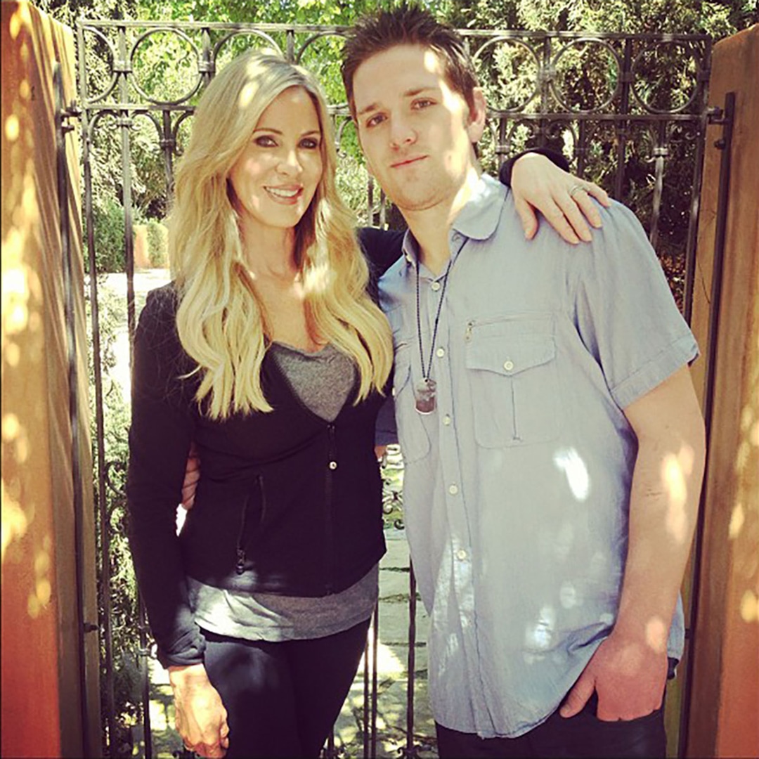 RHOC Alum Lauri Peterson’s Son Josh Waring Dead at 35 – E! Online RHOC Alum Lauri Peterson’s Son Josh Waring Dead at 35 – E! Online
