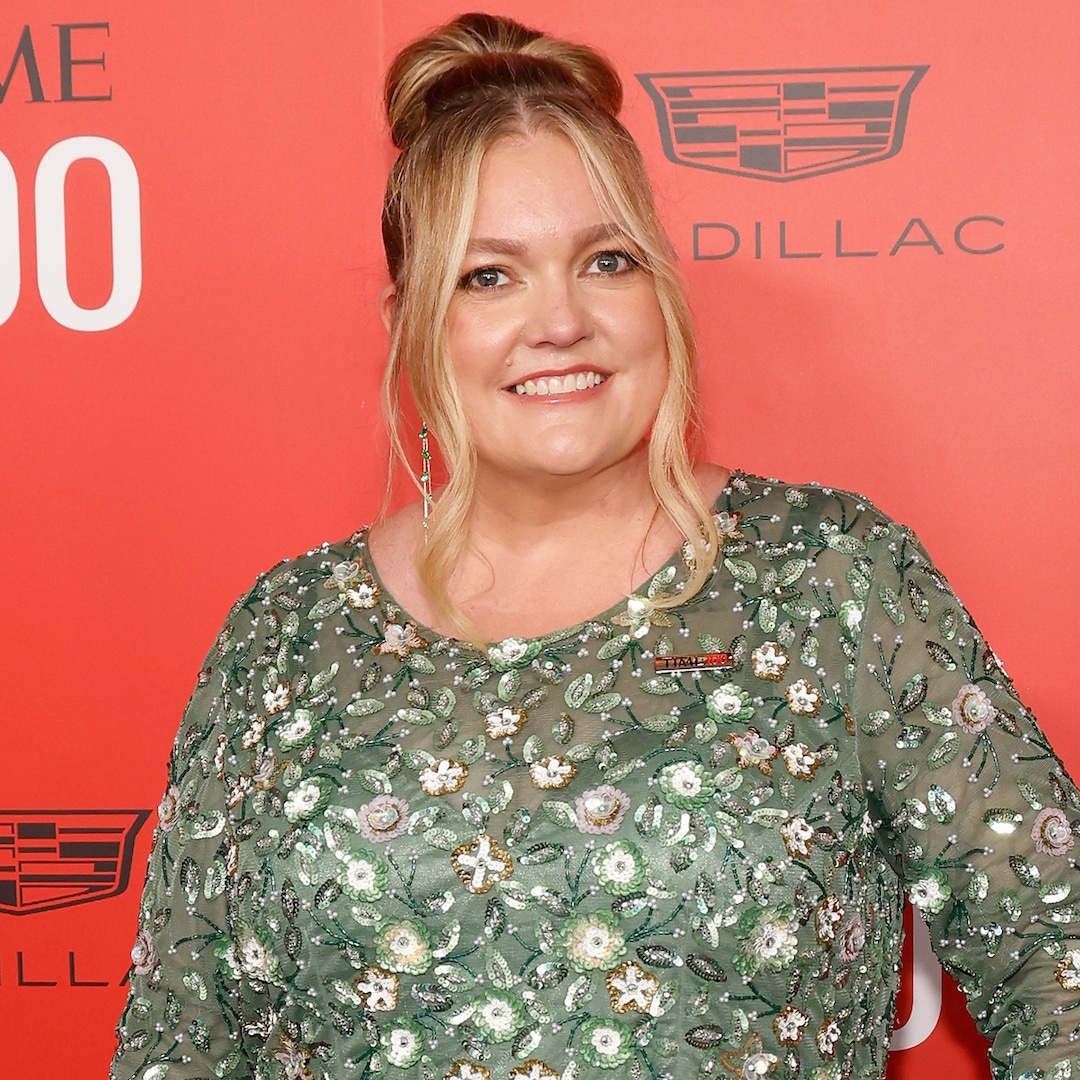 Colleen Hoover’s Verity Book Becoming a Movie After It Ends With Us – E! Online Colleen Hoover’s Verity Book Becoming a Movie After It Ends With Us – E! Online