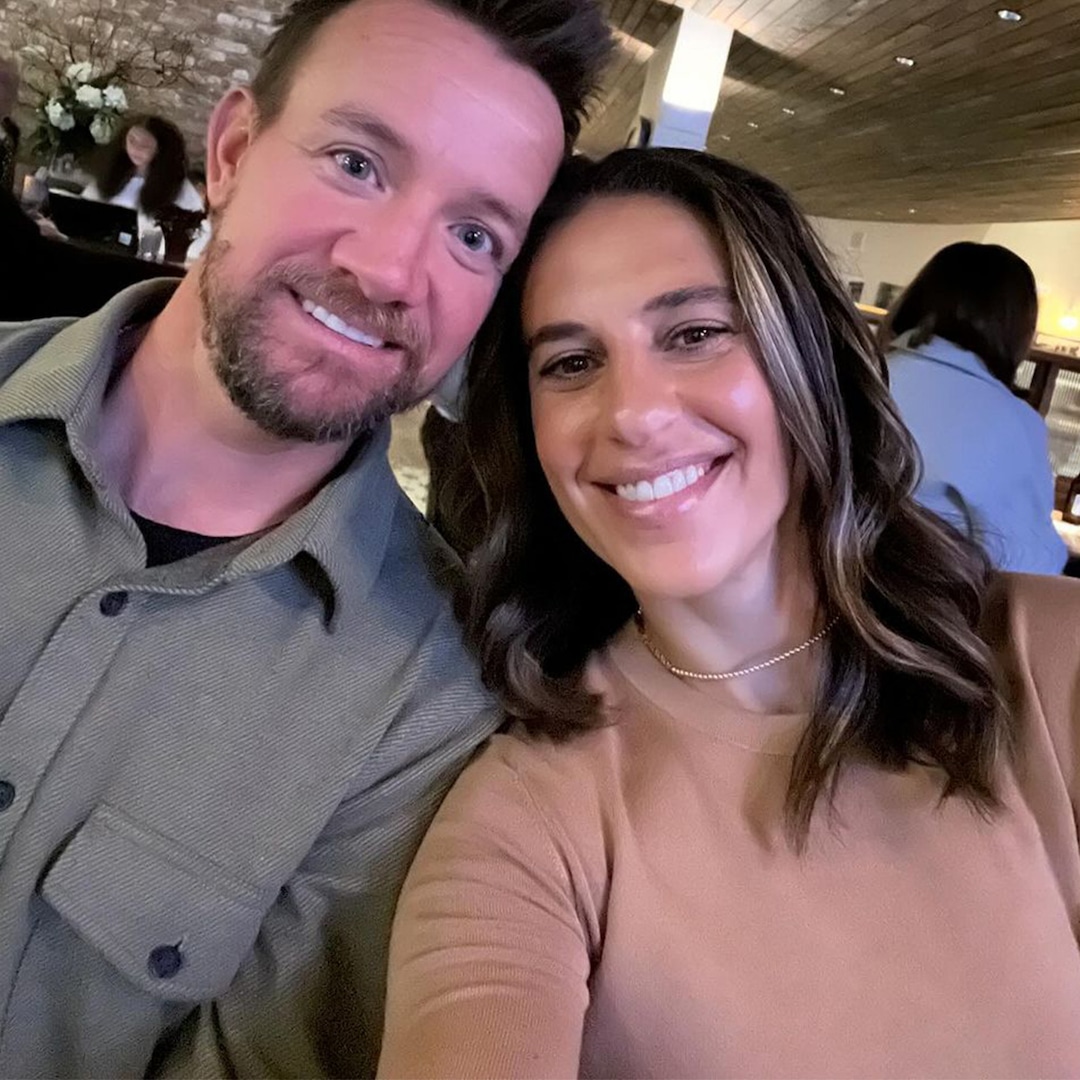Soccer Star Carli Lloyd is Pregnant, Expecting “Miracle” Baby with Husband Brian Hollins – E! Online Soccer Star Carli Lloyd is Pregnant, Expecting “Miracle” Baby with Husband Brian Hollins – E! Online