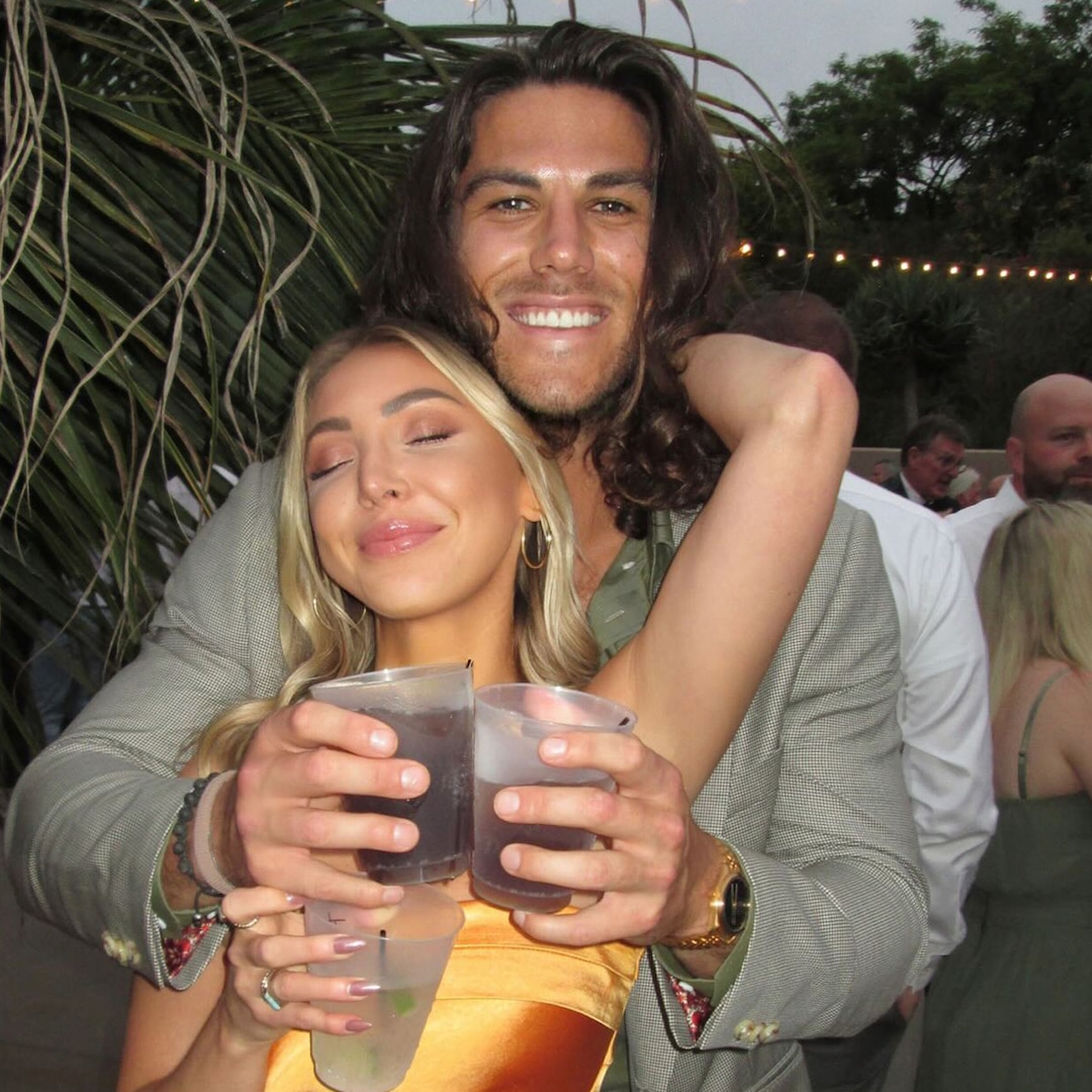 Калъм Робинсън и приятелката Емили Хорват размениха трогателни съобщения за смъртта и скръбта месеци