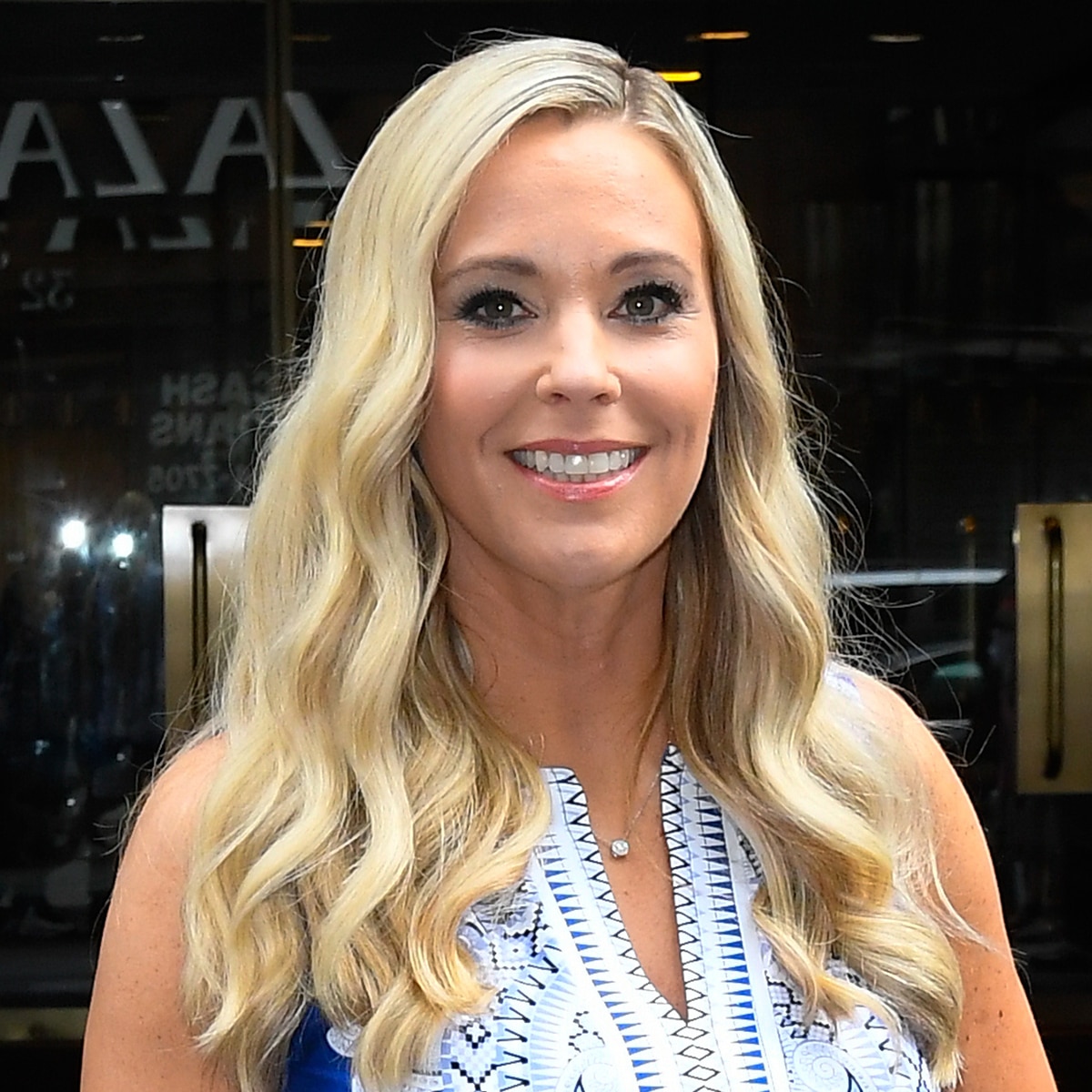 <div>Kate Gosselin Shares Rare Pic of 4 of Her and Jon's Sextuplets</div>