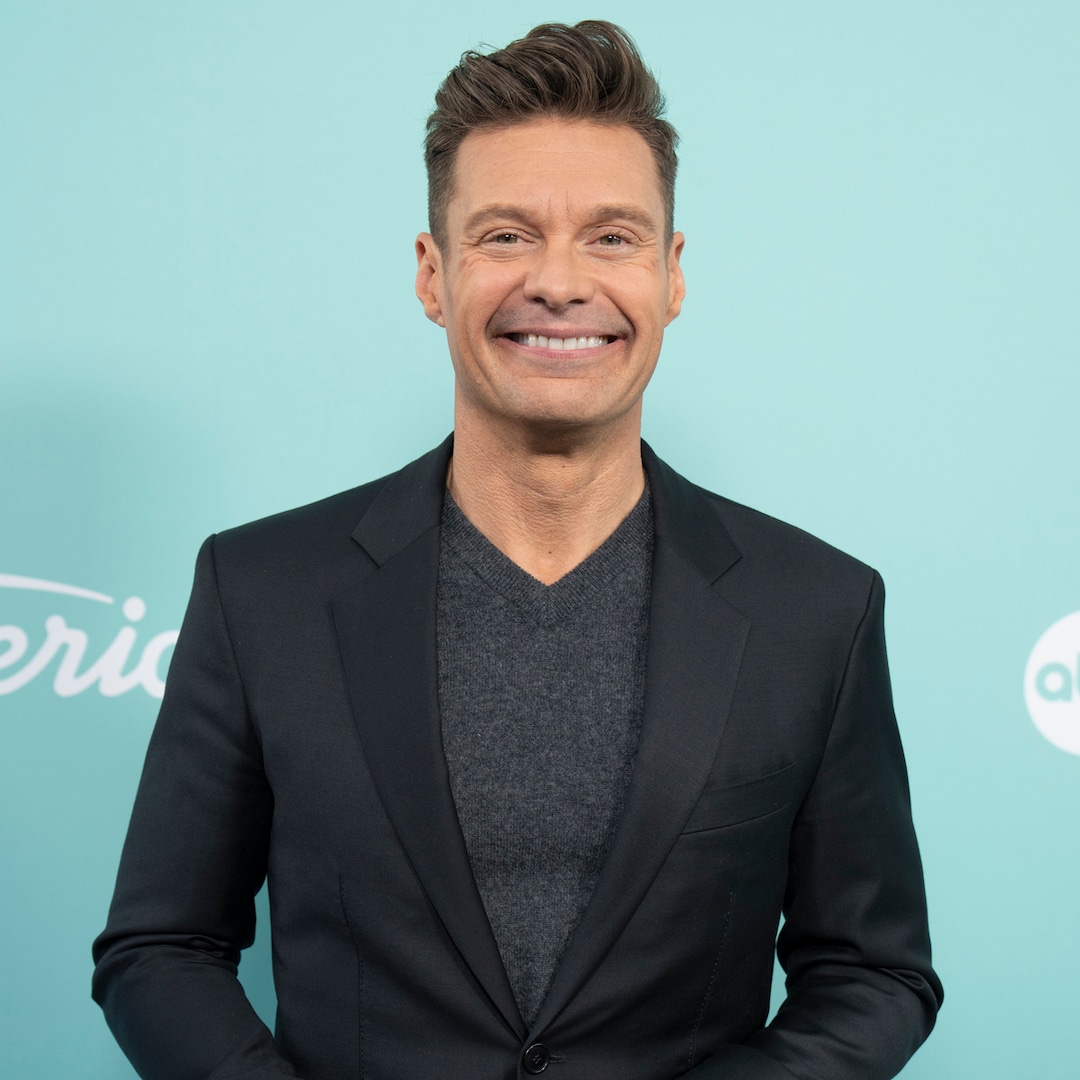 Wheel of Fortune Host Ryan Seacrest Put in Headlock by Contestant – E! Online Wheel of Fortune Host Ryan Seacrest Put in Headlock by Contestant – E! Online
