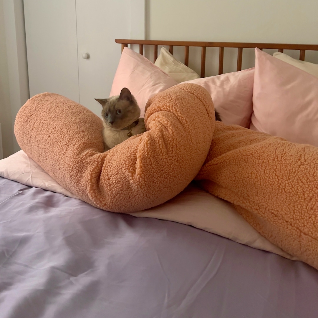 Is the Wiggle Pillow Worth It? Here’s How the Viral Pillow Changed How I Sleep Forever – E! Online Is the Wiggle Pillow Worth It? Here’s How the Viral Pillow Changed How I Sleep Forever – E! Online