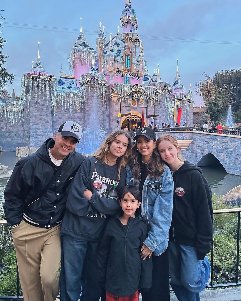 Jessica Alba comparte una dulce visión de la vida familiar con sus 3 hijos