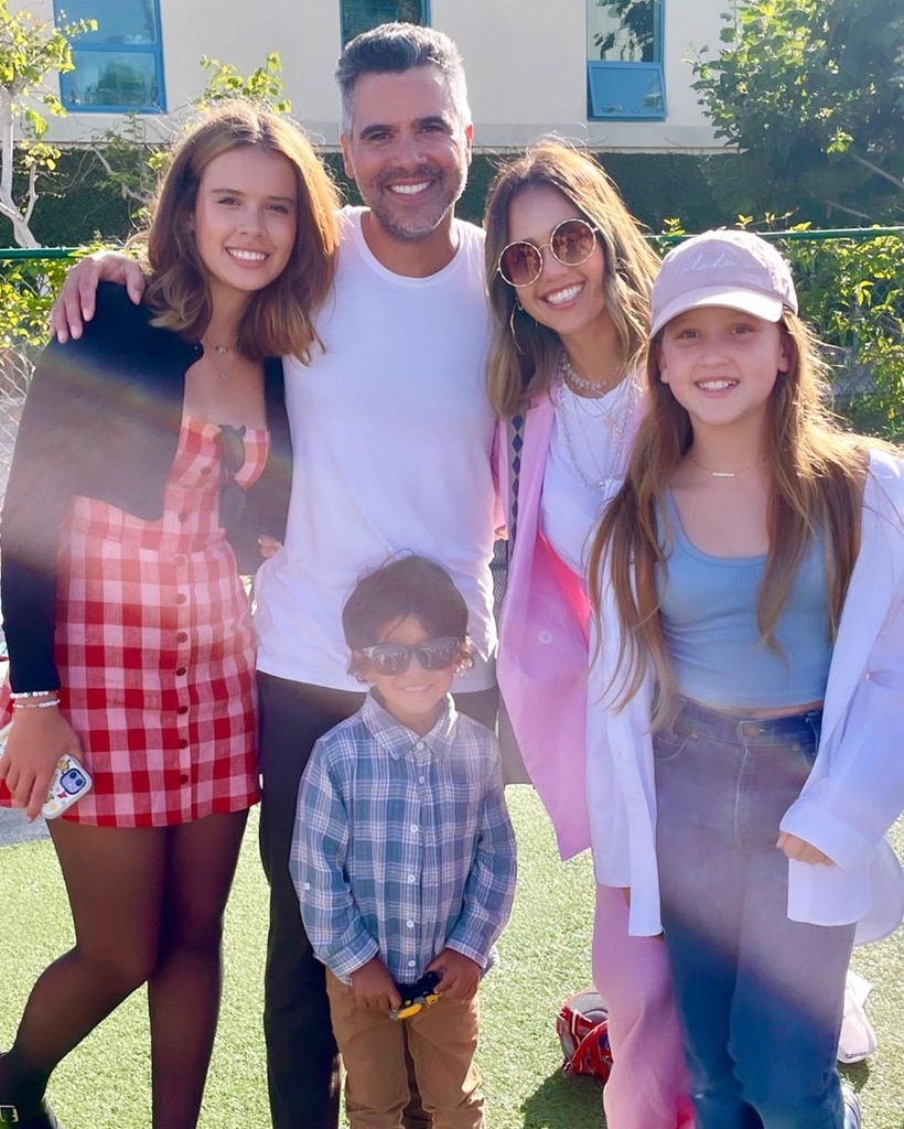 Jessica Alba compartilha uma doce visão sobre a vida familiar com seus três filhos