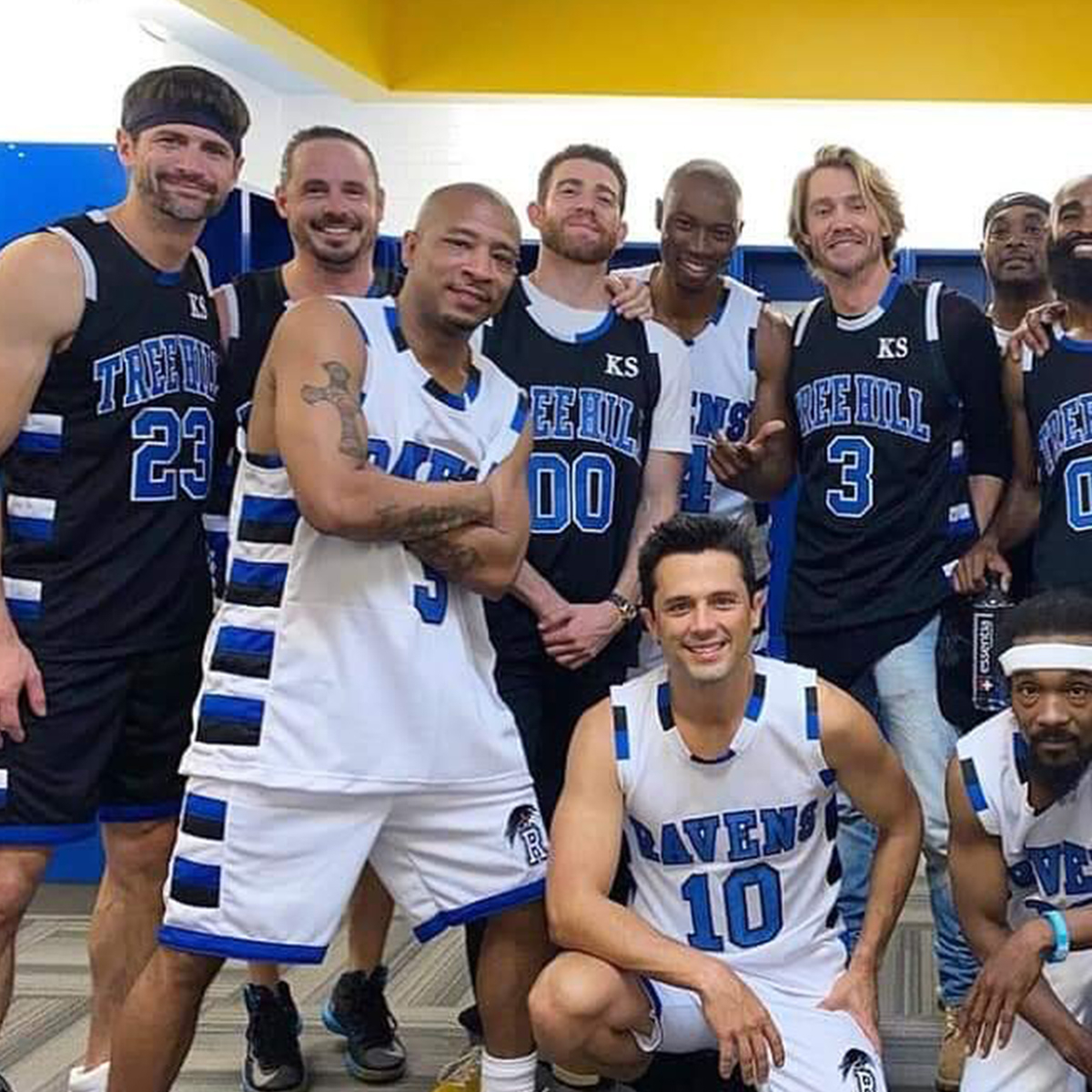 Актьорите на One Tree Hill официално се събират отново за благотворителен баскетболен мач